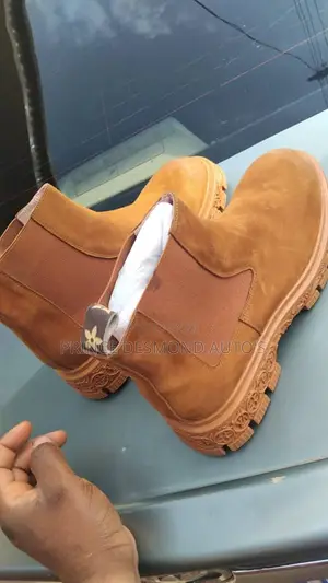 Original Louis Vuitton Embossed Leather Shoes