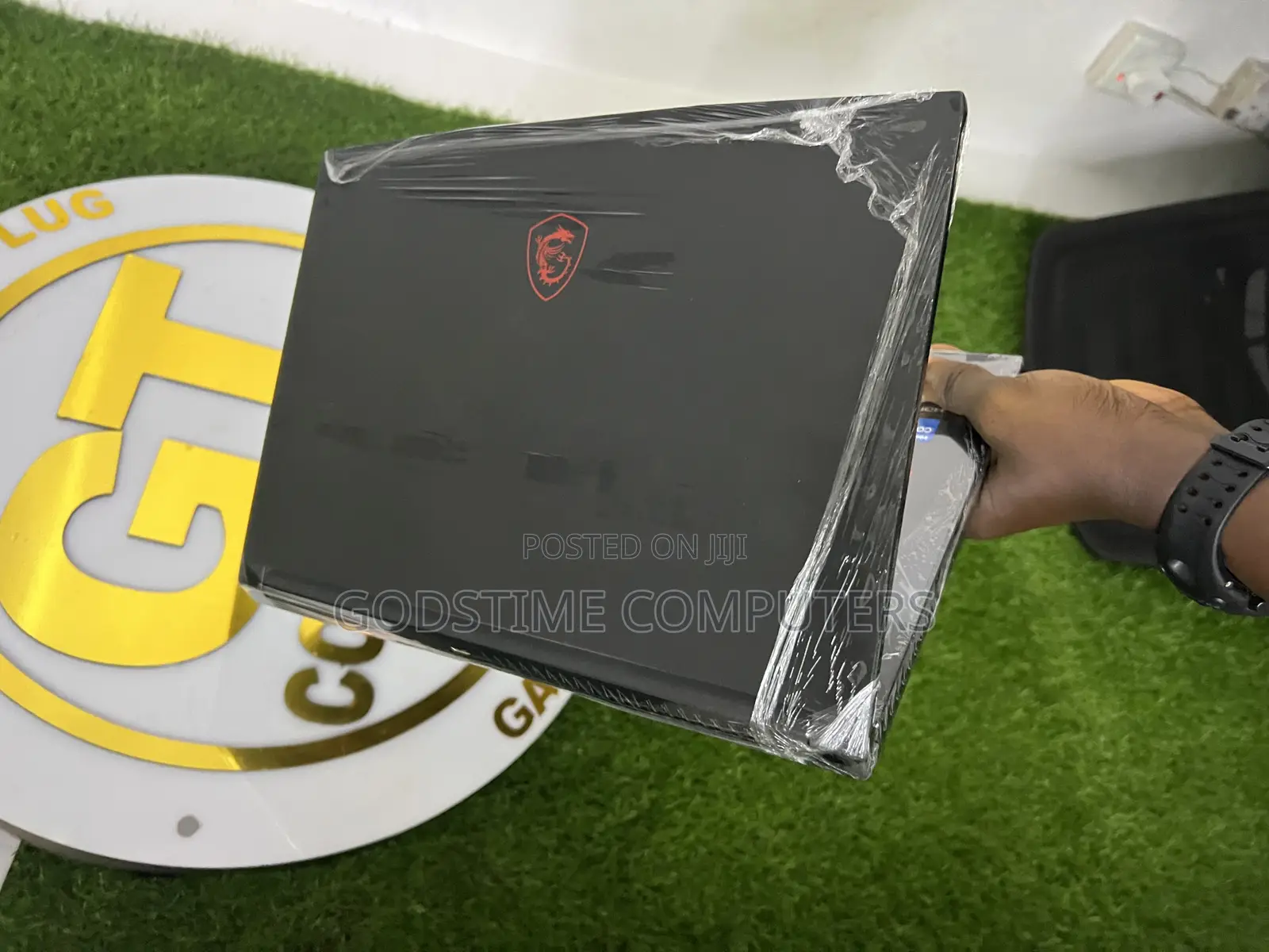 New Laptop MSI 16GB Intel Core i5 SSD 512GB