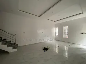 4bdrm Duplex in Harris Drive By Vgc for rent