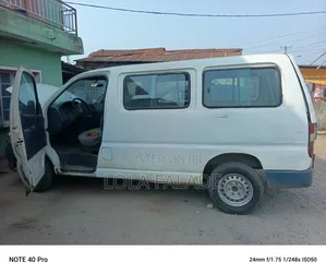 Toyota HiAce 1999 White