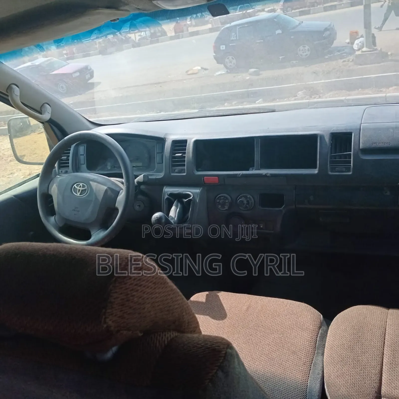 Toyota HiAce 2016 White