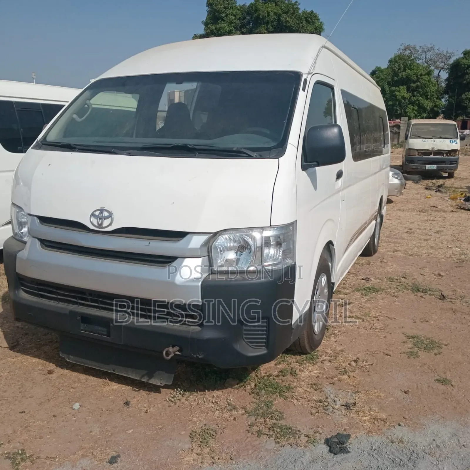 Toyota HiAce 2016 White