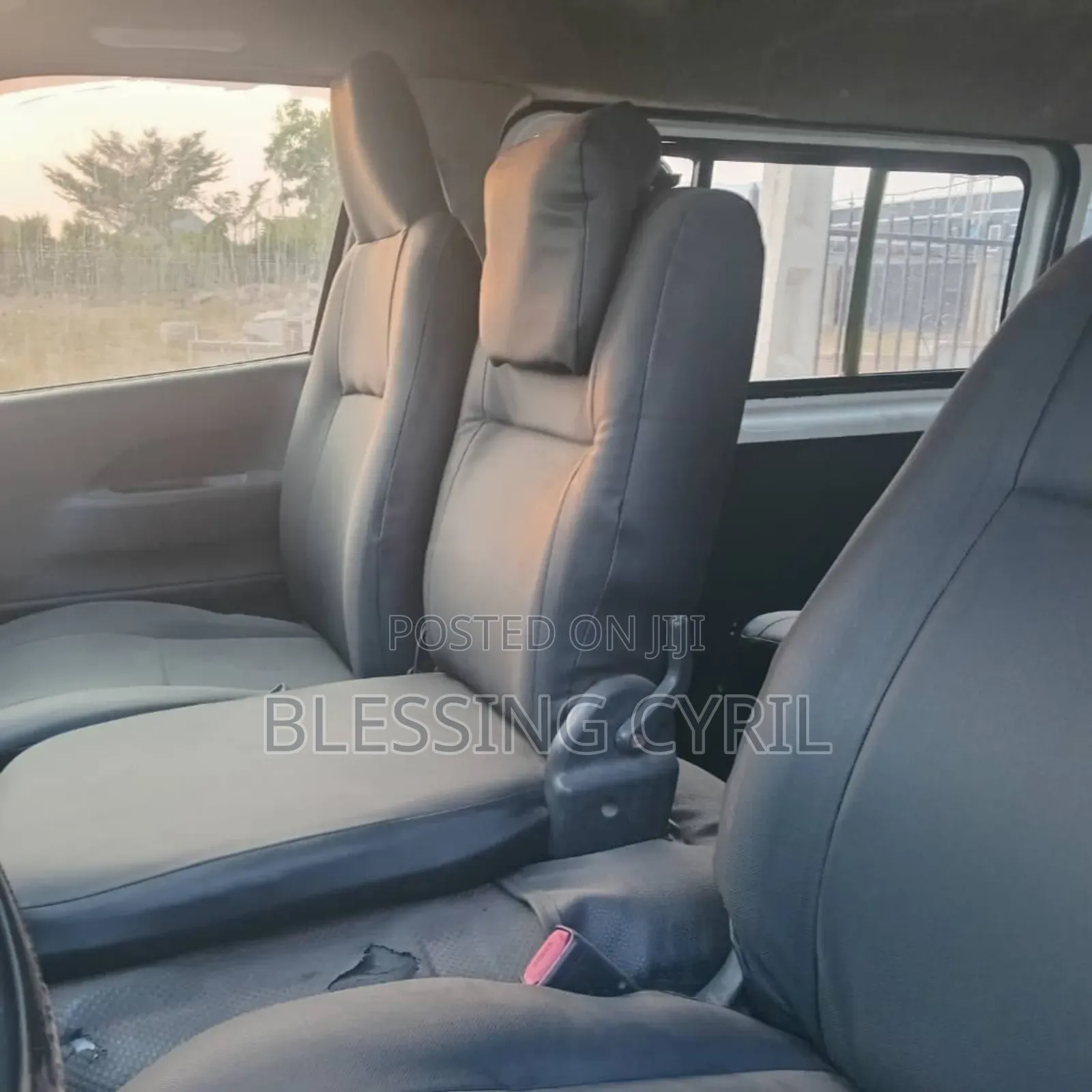 Toyota HiAce 2012 White