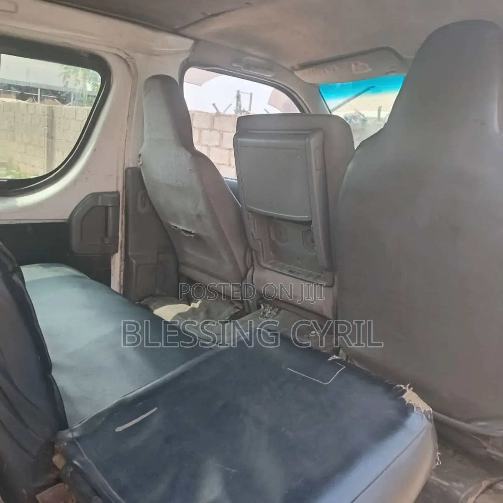 Toyota HiAce 2010 White