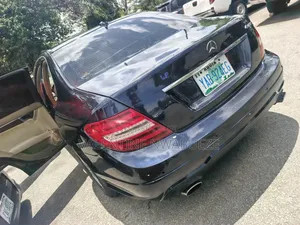 Mercedes-Benz C300 2010 Blue