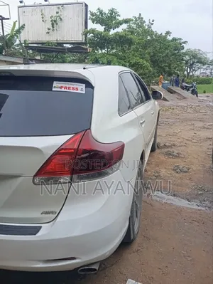 Toyota Venza 2010 White