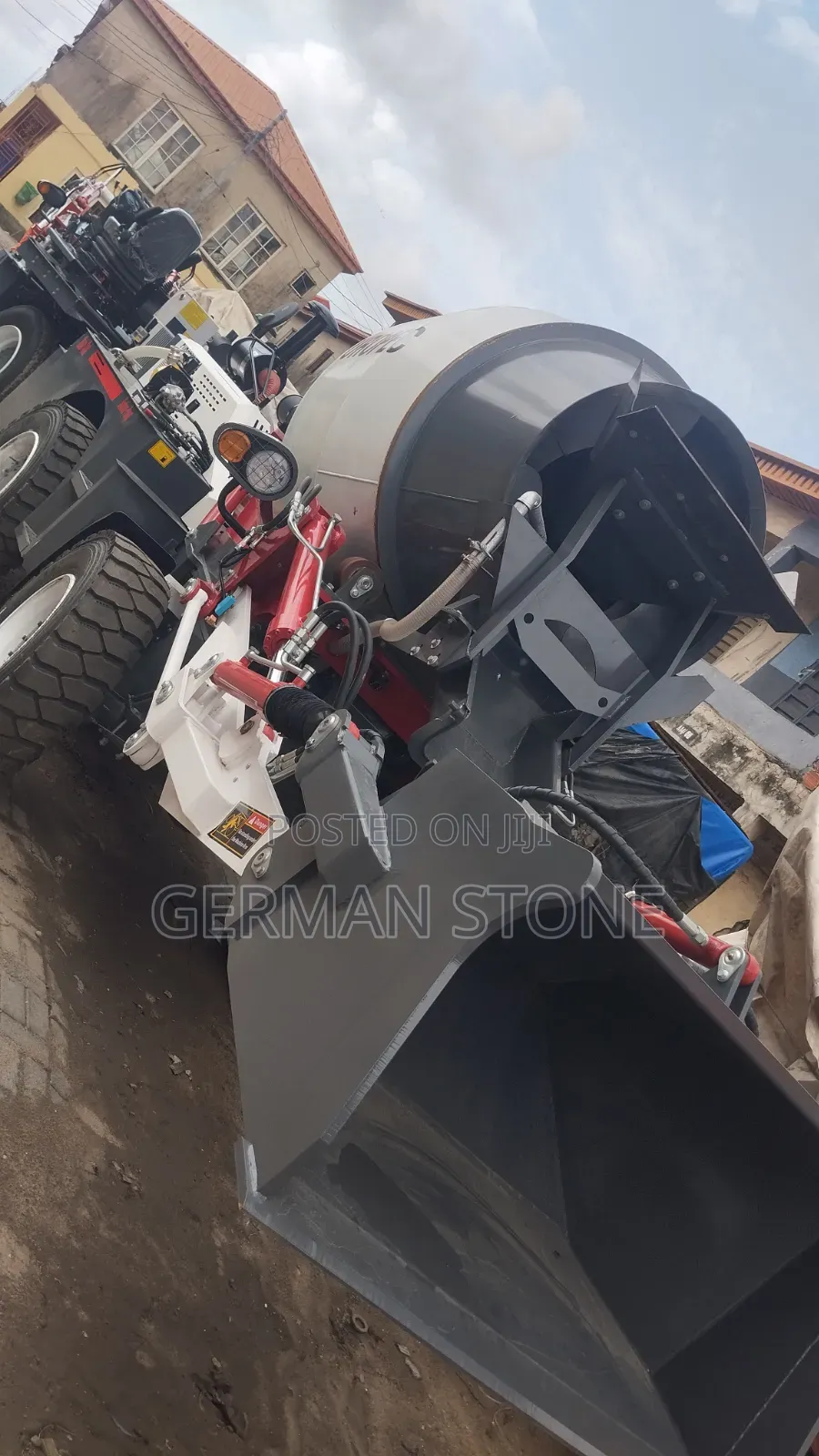 Europec 3200 Self-Loading Concrete Mixer, Common