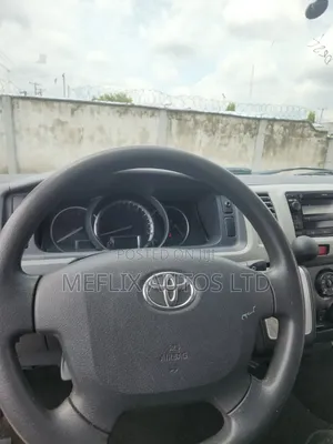 Toyota HiAce 2017 White