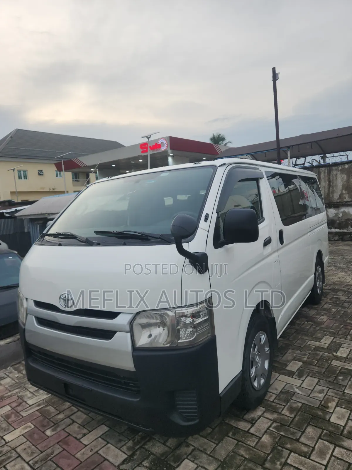 Toyota HiAce 2017 White