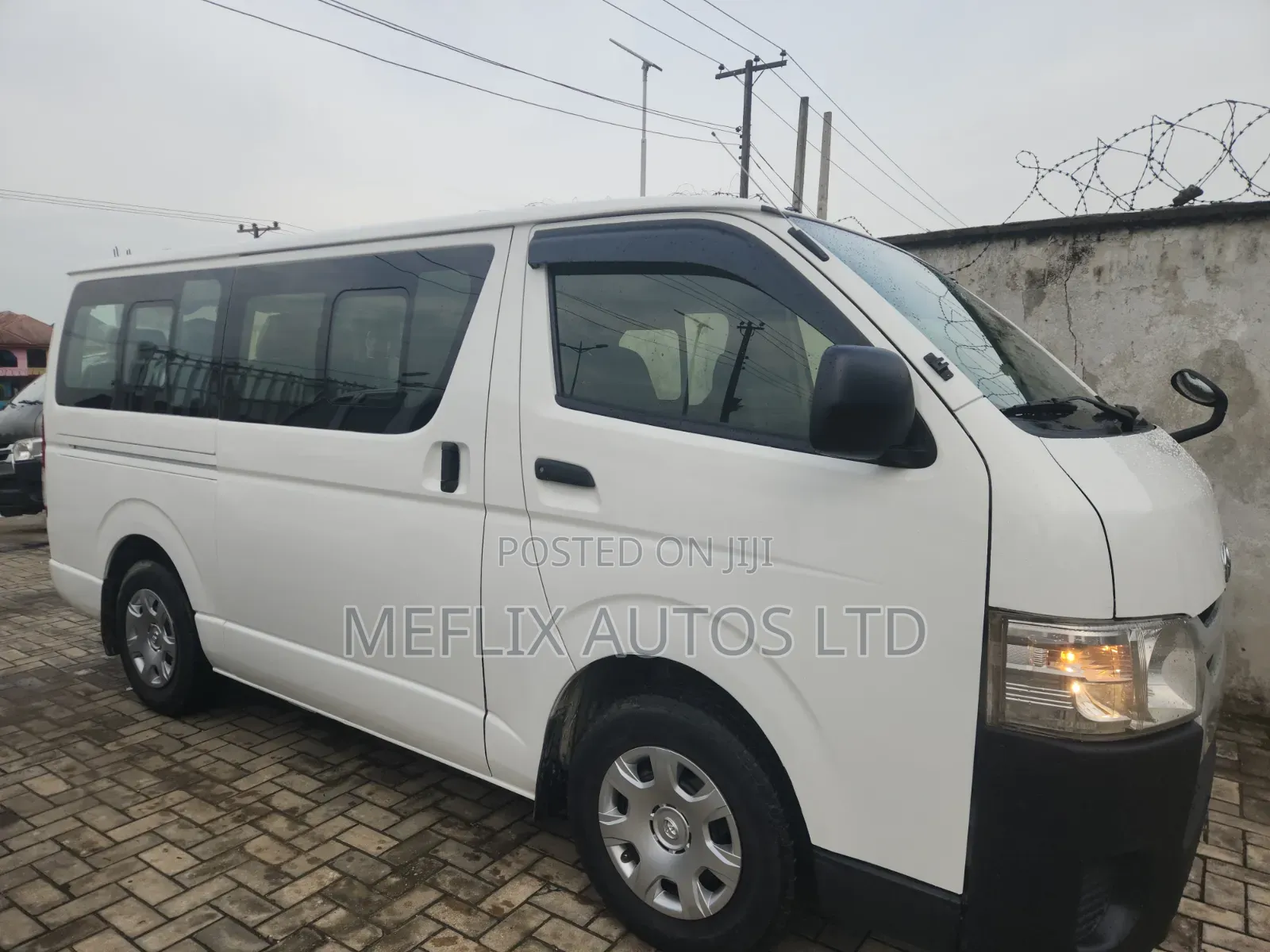 Toyota HiAce 2017 White