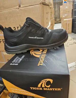 Tiger Master Black Safety Shoes