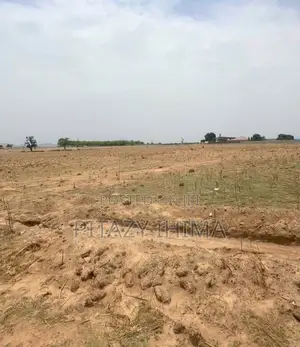 40 Hectares of Land for Sale