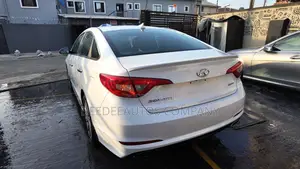 Hyundai Sonata Sport Sedan FWD (2.4L 4cyl 6A) 2017 White