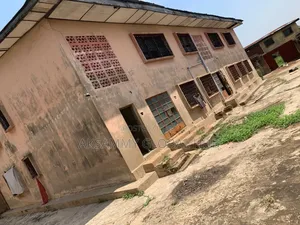 12bdrm Block of Flats in Agbowo. University for sale