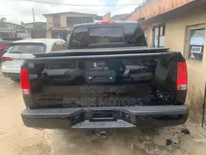 Nissan Titan PRO-4X 4dr Crew Cab 4WD SB (5.6L 8cyl 5A) 2014 Black