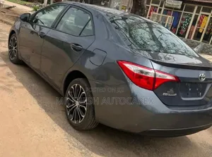 Toyota Corolla S 4dr Sedan (1.8L 4cyl CVT) 2014 Gray