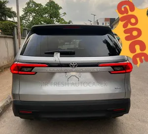 Toyota Grand Highlander XLE AWD 2024 Silver