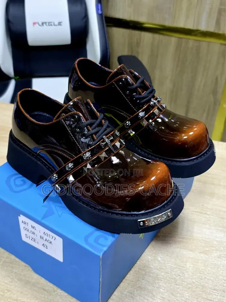 Glossy Ombré Platform Derby Shoes With Studded Strap