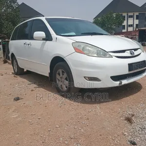 Toyota Sienna 2005 White