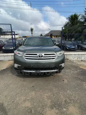 Toyota Highlander Limited 3.5l 4WD 2013 Green