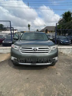 Toyota Highlander Limited 3.5l 4WD 2013 Green