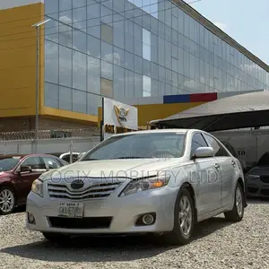 Toyota Camry 2011 Silver