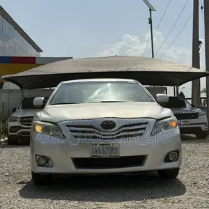 Toyota Camry 2011 Silver
