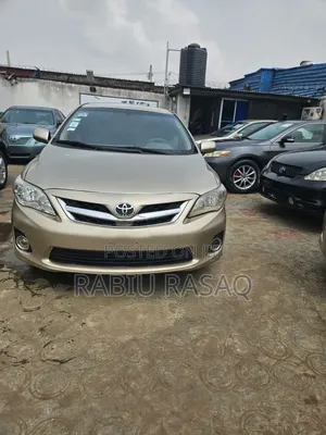 Toyota Corolla 2010 Gold
