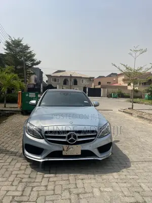 Mercedes-Benz C300 2016 Blue