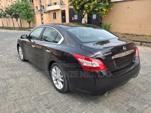 Nissan Altima 3.5 SR Sedan 2011 Brown