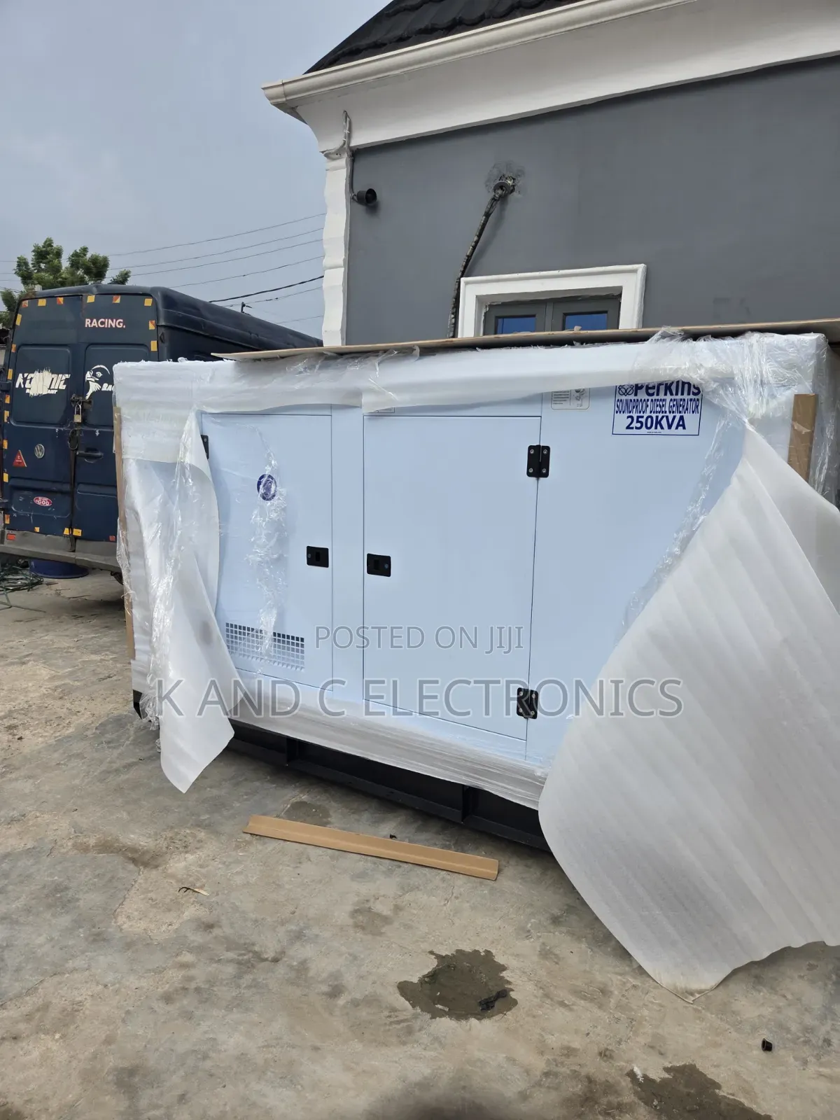 Powerful Perkins 250kva Generator – Soundproof Efficient
