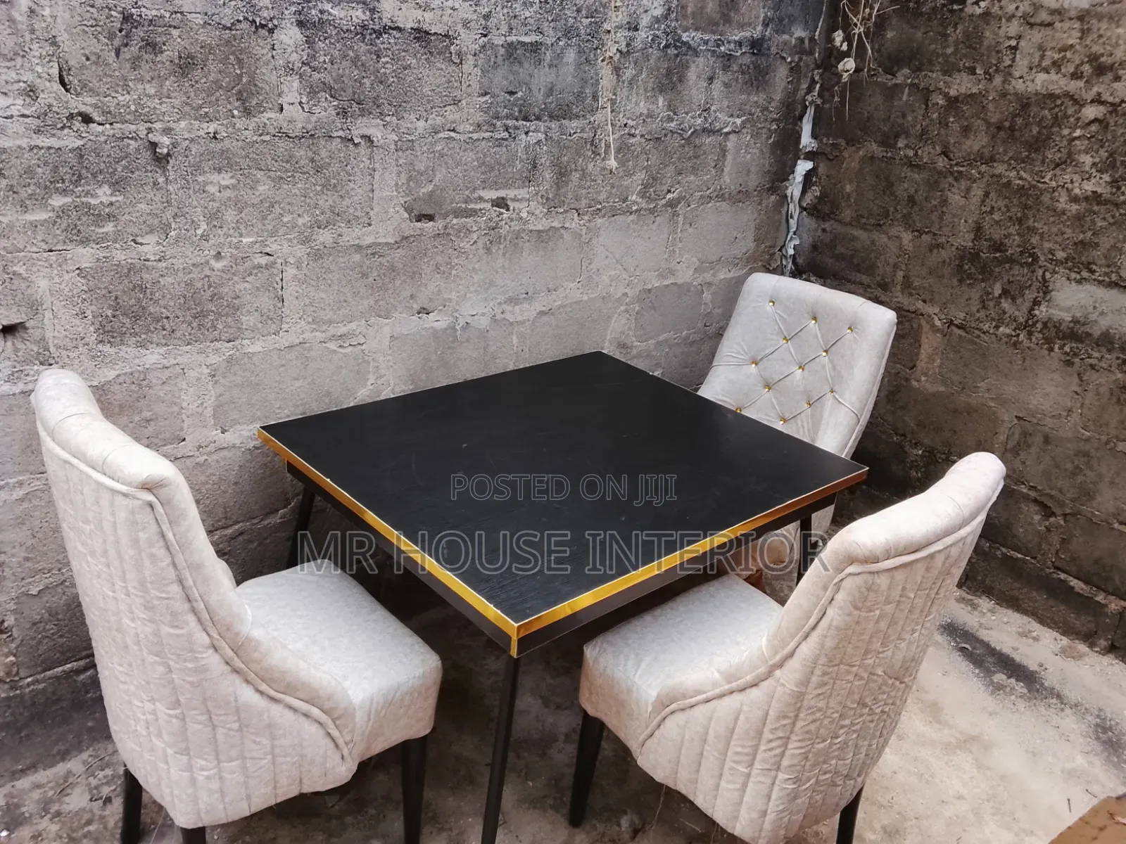 4 Seaters Dining Table