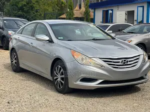 Hyundai Sonata GLS Sedan FWD (2.4L 4cyl 6A) 2011 Silver