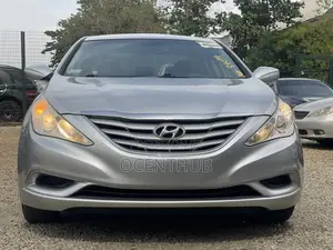 Hyundai Sonata GLS Sedan FWD (2.4L 4cyl 6A) 2011 Silver