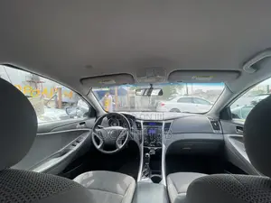 Hyundai Sonata GLS Sedan FWD (2.4L 4cyl 6A) 2011 Silver