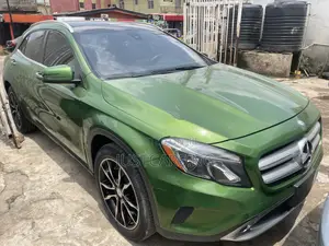 Mercedes-Benz GLA 250 2017 Green