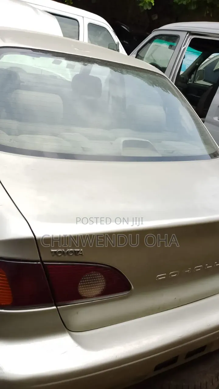 Toyota Corolla 2000 Silver