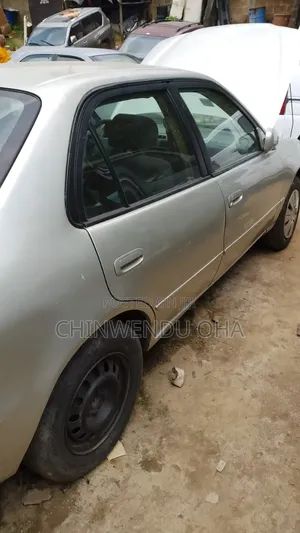Toyota Corolla 2000 Silver