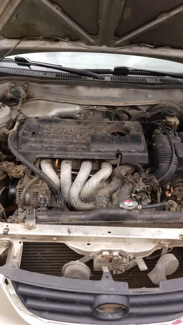 Toyota Corolla 2000 Silver