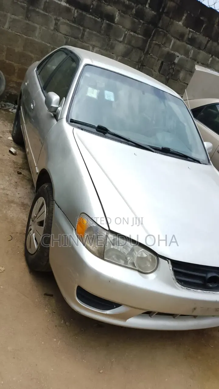 Toyota Corolla 2000 Silver