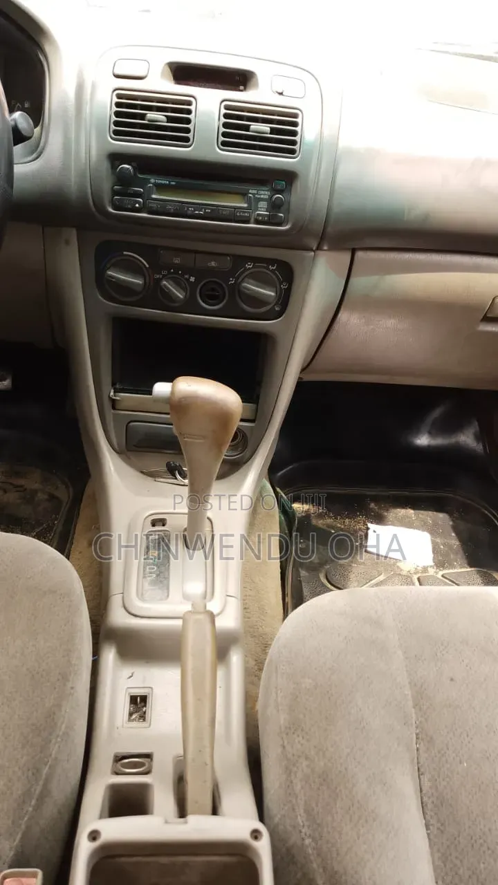 Toyota Corolla 2000 Silver