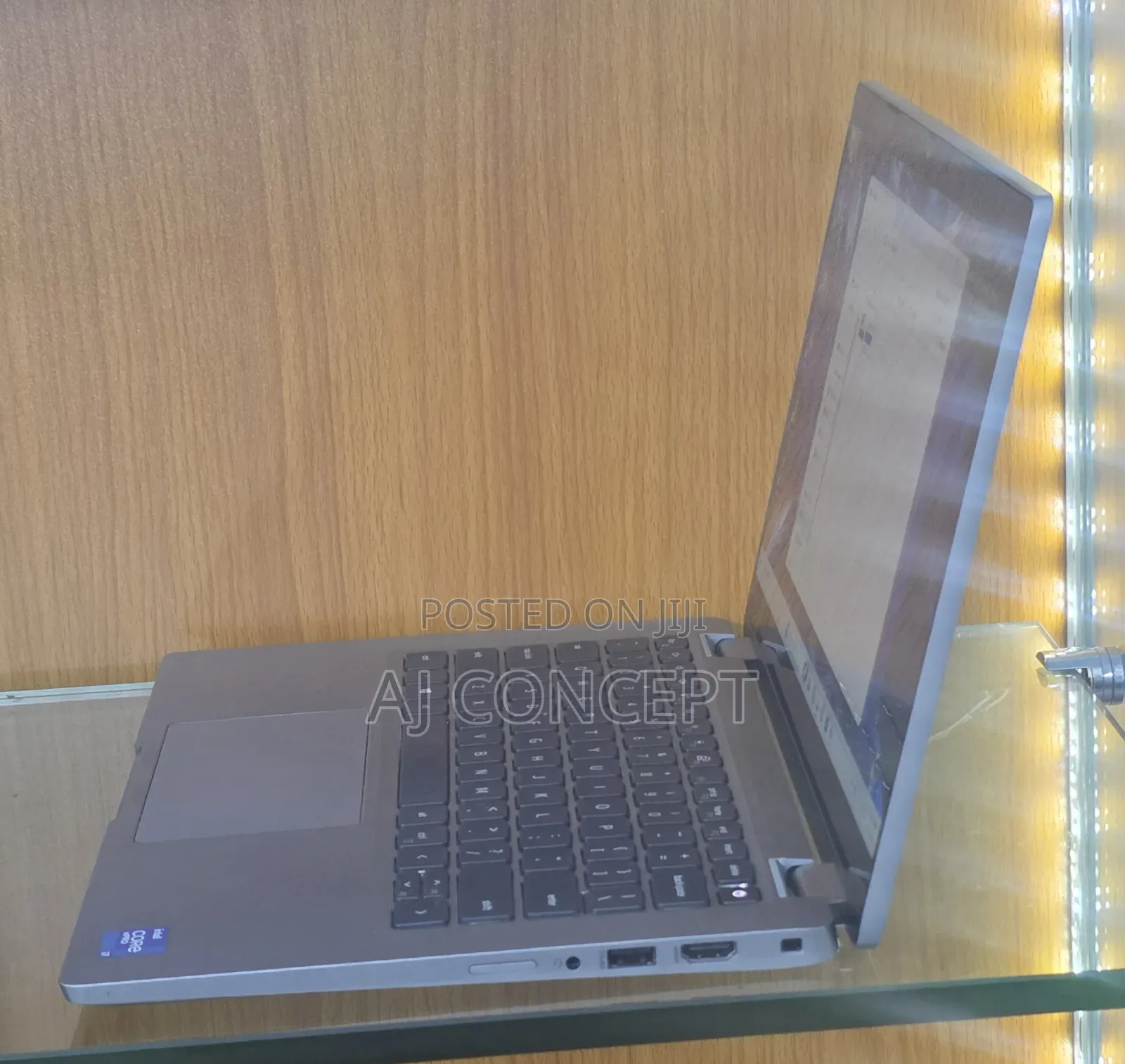 Laptop Dell Latitude 5320 32GB Intel Core i7 SSD 256GB