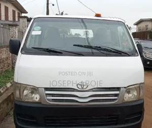 Toyota HiAce 2010 White