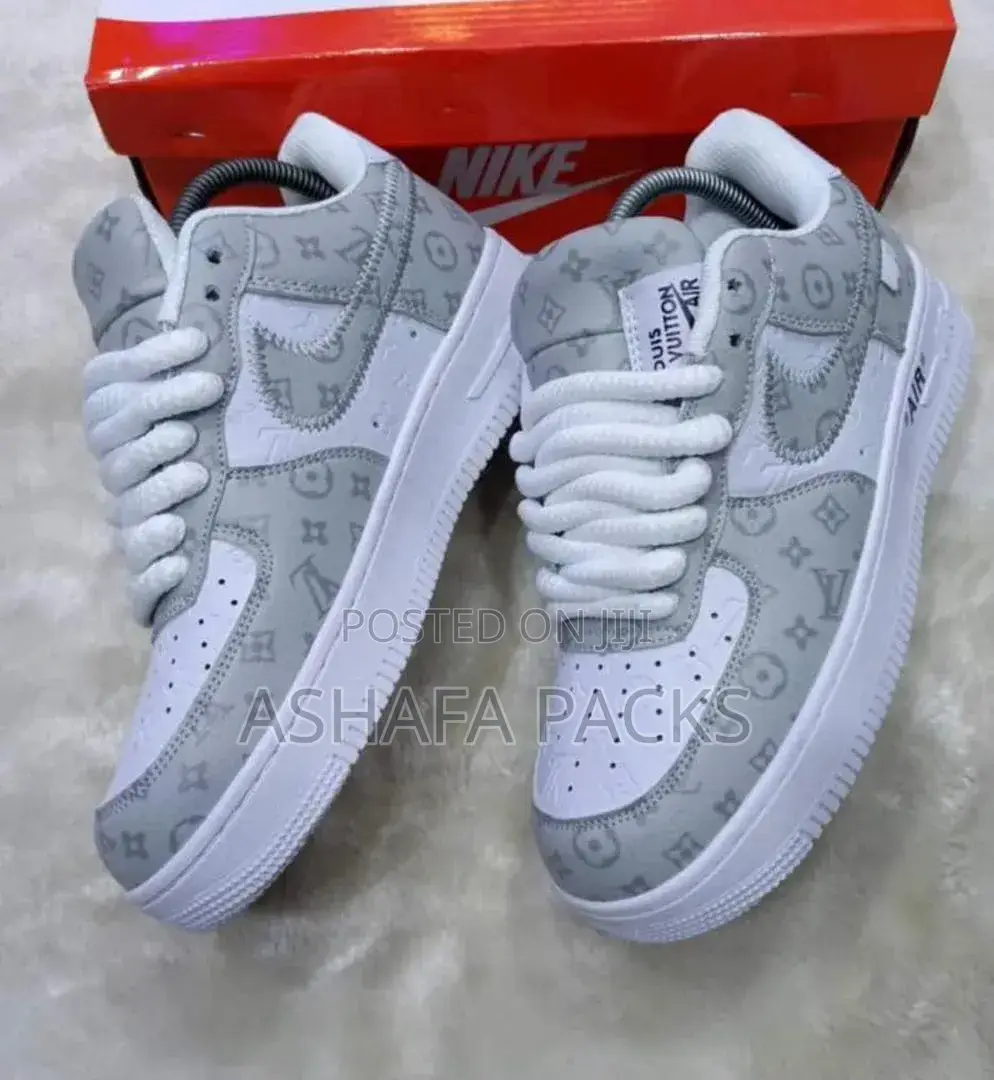 Nike Air Force (Boxed)