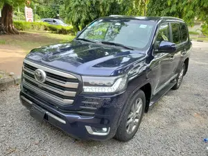 Toyota Land Cruiser 2013 Blue