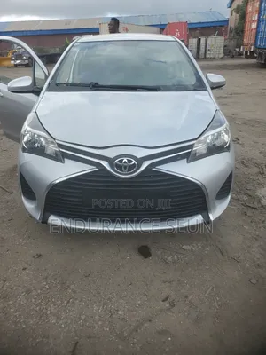 Toyota Yaris 2016 Silver