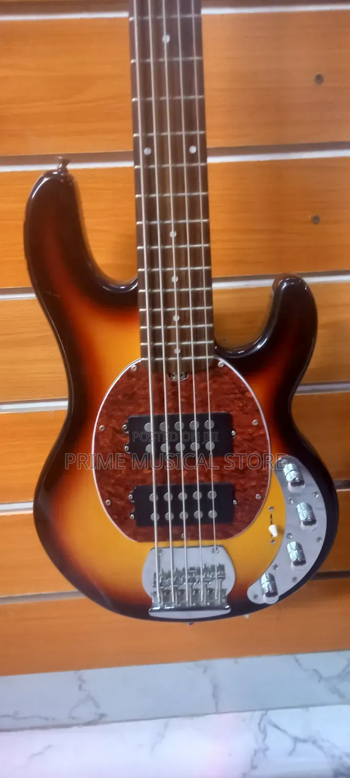 Fender 5 Strings Active Jazz Bass Guitar