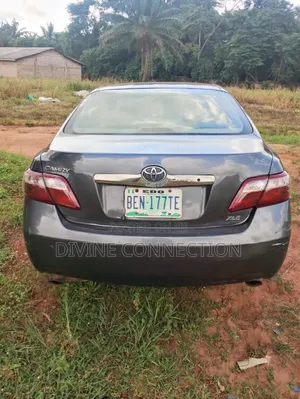 Toyota Camry XLE V6 4dr Sedan (3.5L 6cyl 6AM) 2009 Gray