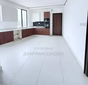4bdrm Maisonette in 1004 for Sale