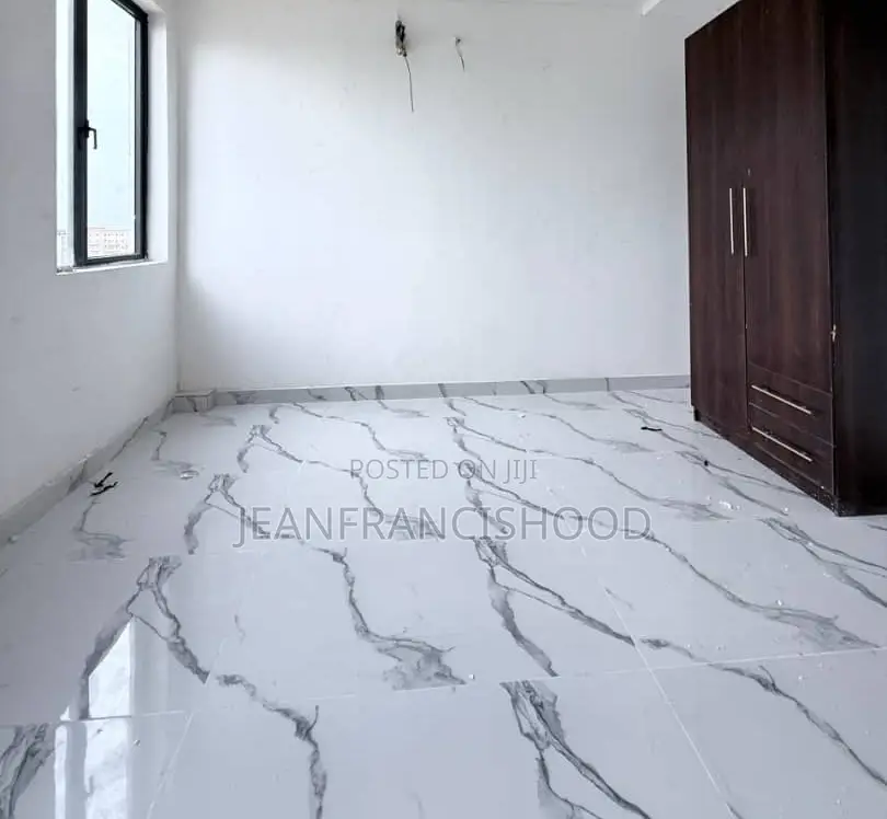 4bdrm Maisonette in 1004 for Sale